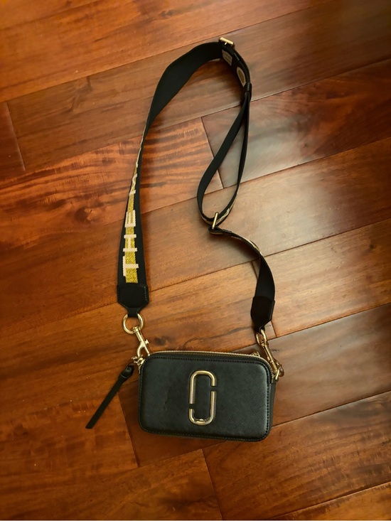 Marc Jacobs Handbags - Marc Jacobs Black Snapshot Crossbody Camera Bag with Branded Strap